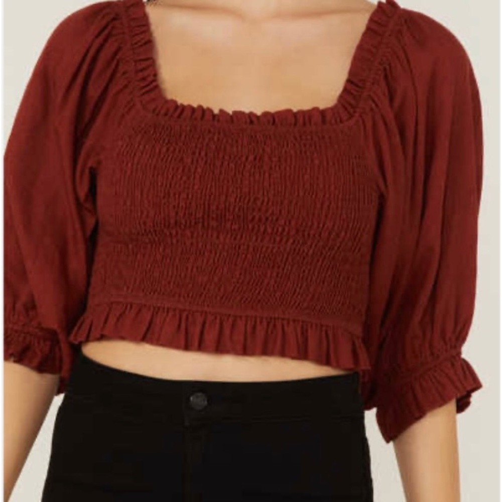 Size Sm rust wild miss cropped blouse.